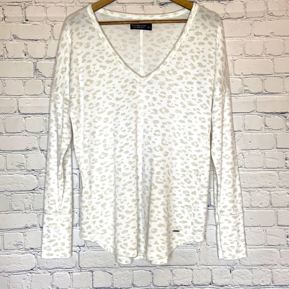 Abercrombie & Fitch White and Cream V-Neck Sweater